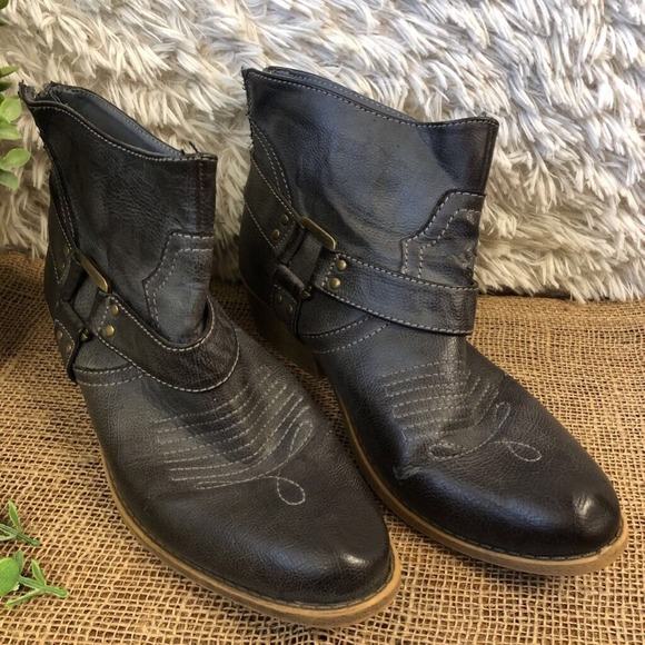 Forever 21 Shoes - FOREVER 21 Womens Ankle Booties Gray Western Strap Cuban Heel Zip Up 8.5